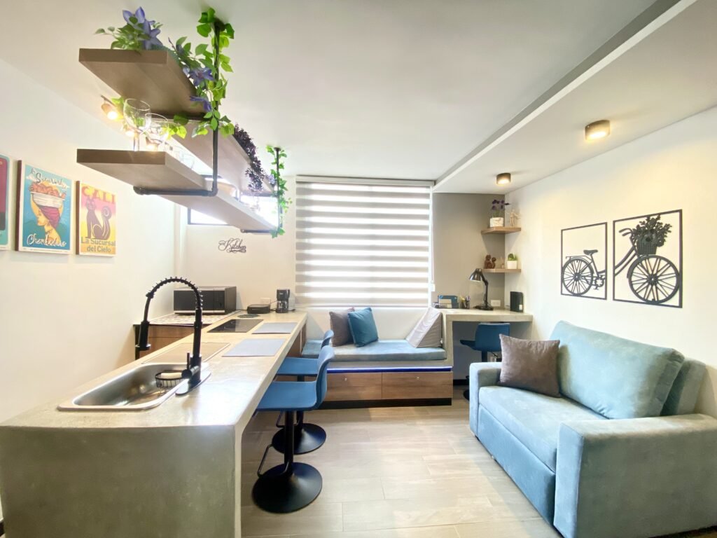 sala de apto amoblado en el peñón Cali
